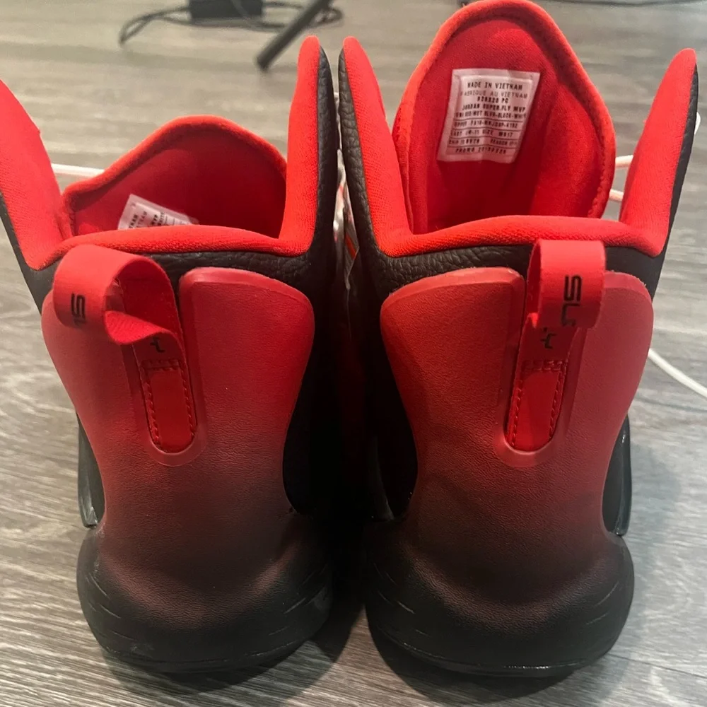 Jordan Super Fly MVP Red/ Black  Size 17